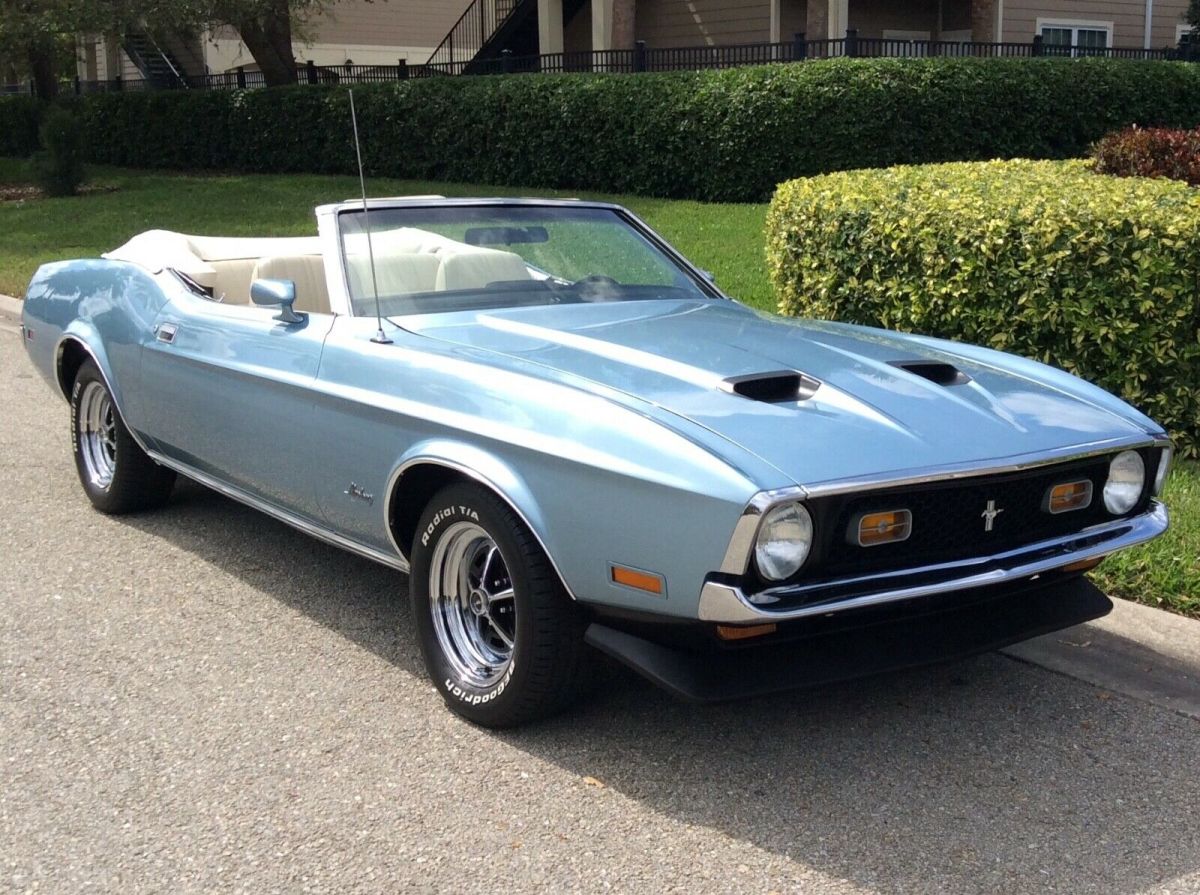 1972 Blue Ford Mustang