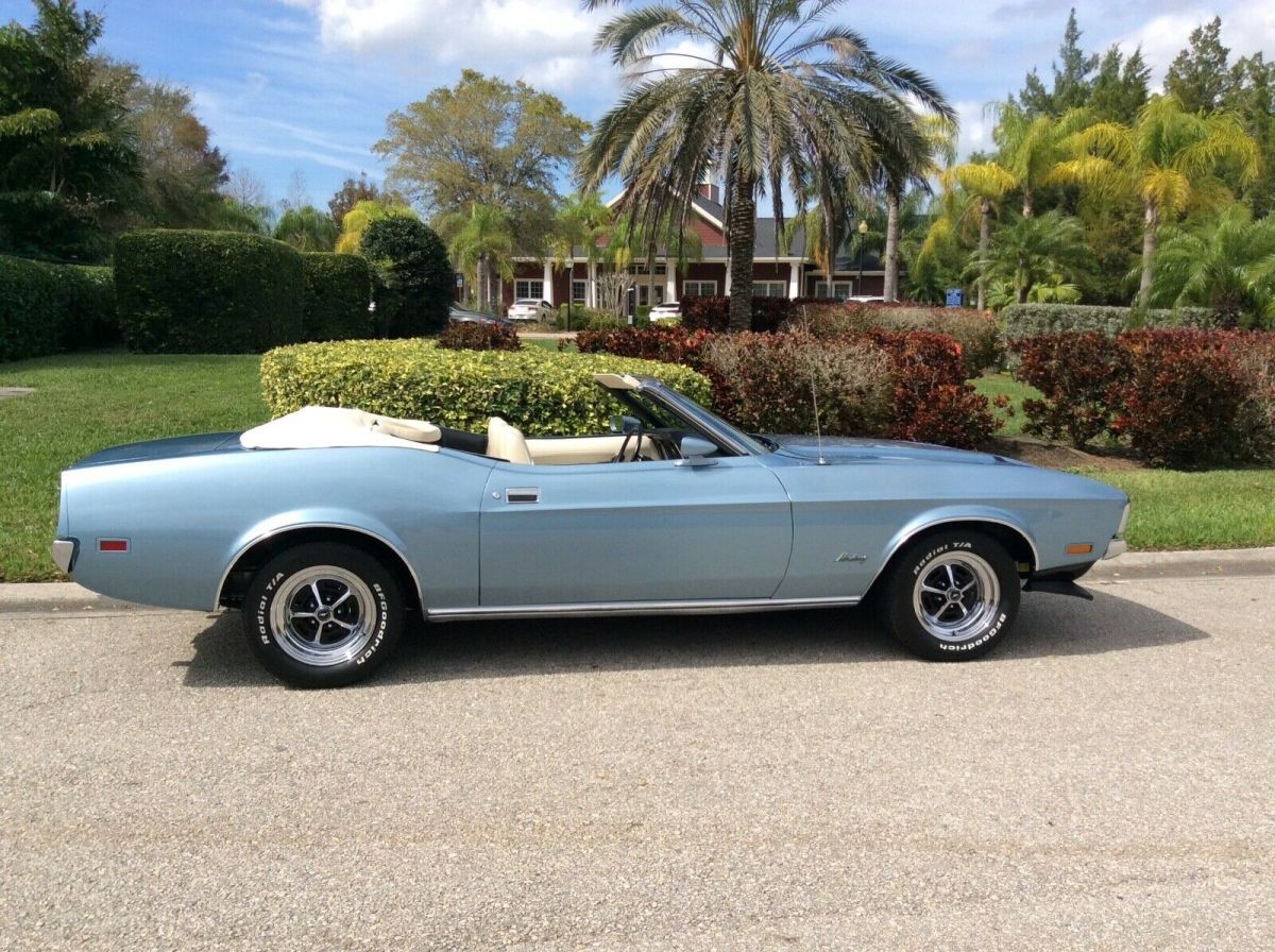 1972 Blue Ford Mustang
