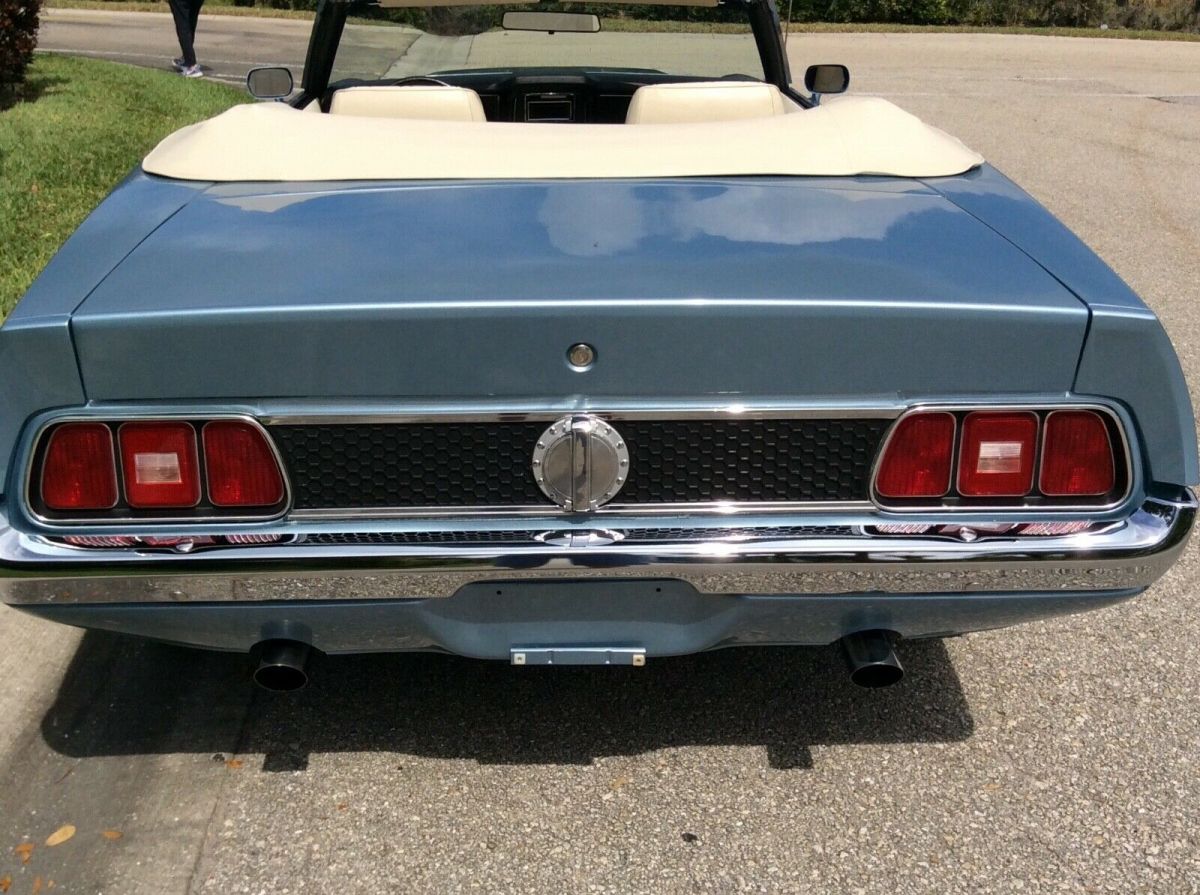 1972 Blue Ford Mustang