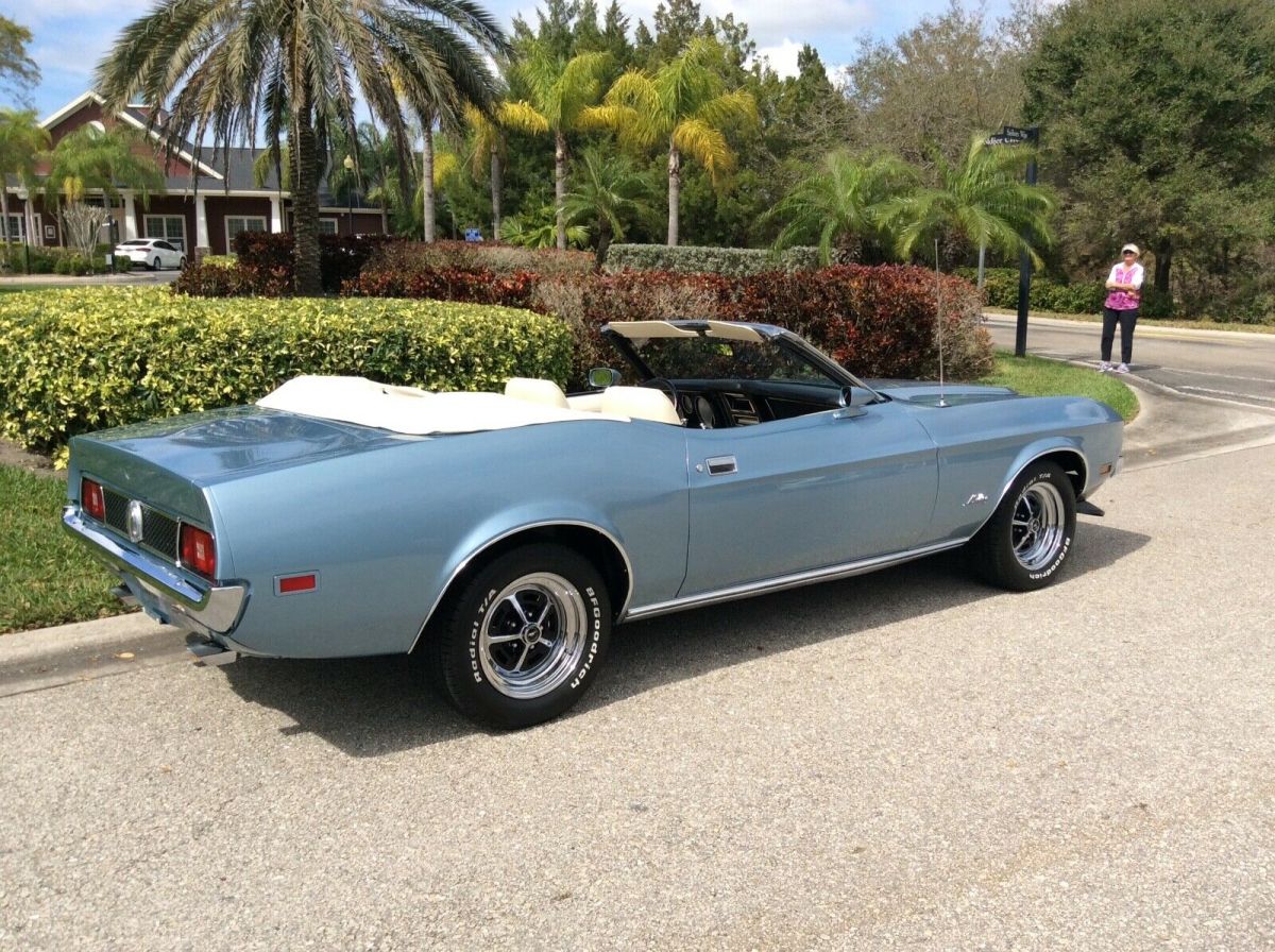 1972 Blue Ford Mustang