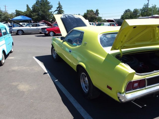 1972 Yellow Ford Mustang Coupe