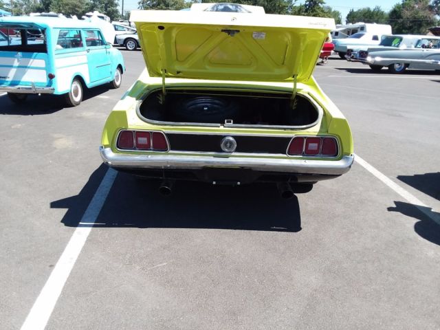 1972 Yellow Ford Mustang Coupe