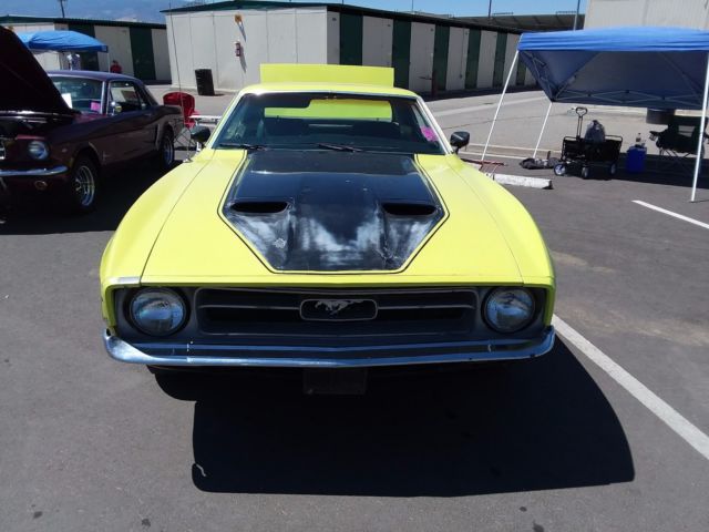 1972 Yellow Ford Mustang Coupe