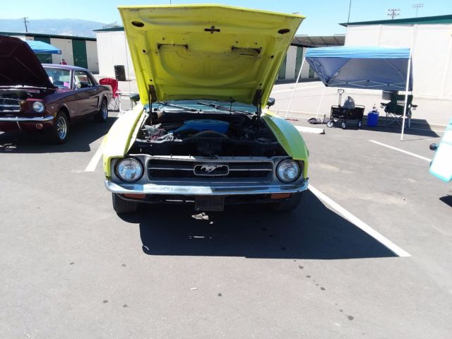 1972 Yellow Ford Mustang Coupe