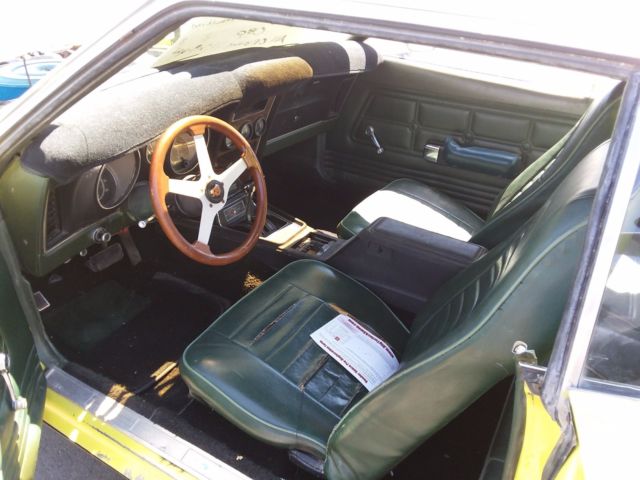 1972 Yellow Ford Mustang Coupe