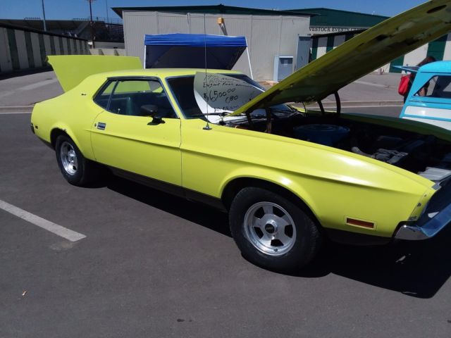 1972 Yellow Ford Mustang Coupe