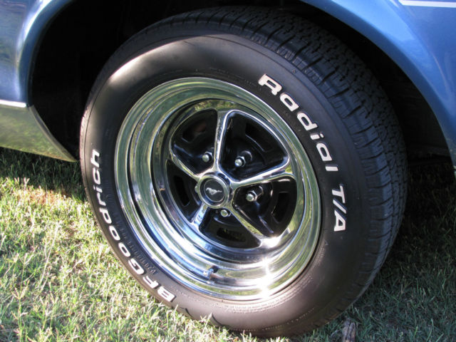 19720000 green Ford Mustang Fastback