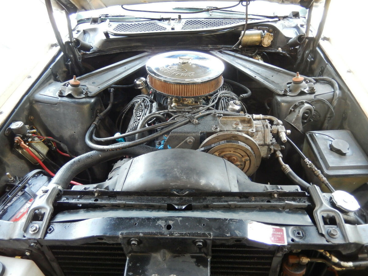 1972 White Ford Mustang Coupe
