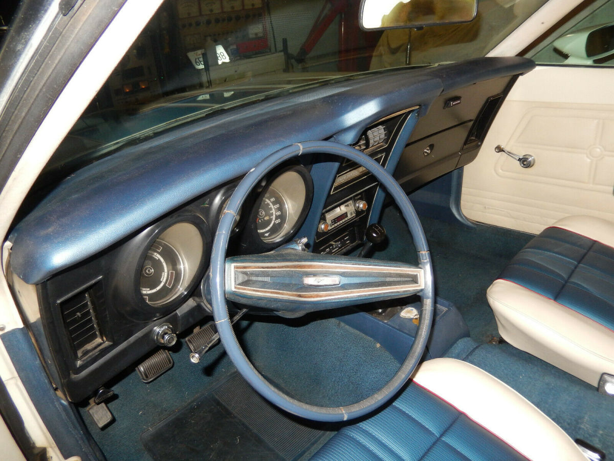 1972 White Ford Mustang Coupe