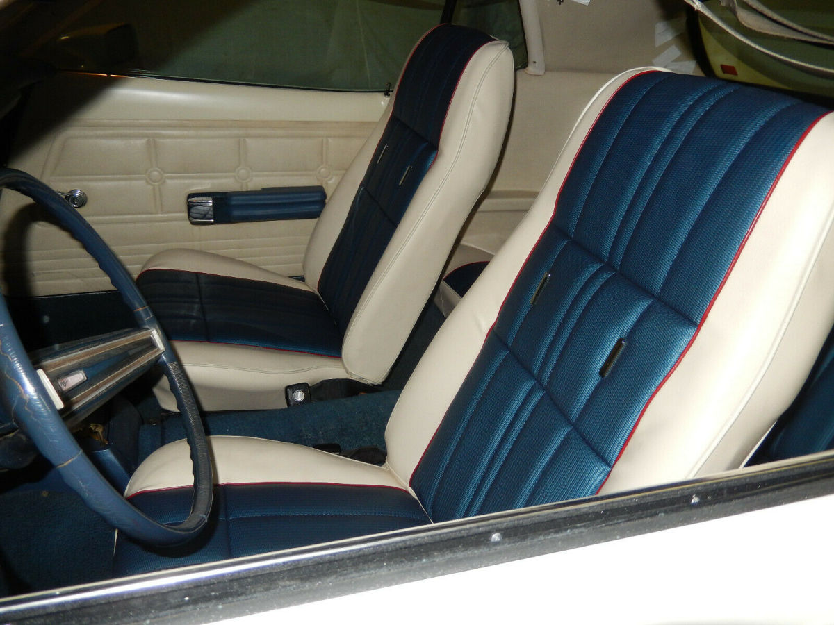 1972 White Ford Mustang Coupe