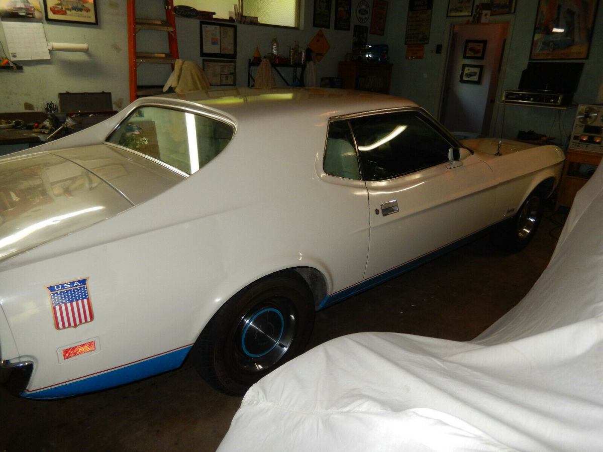 1972 White Ford Mustang Coupe