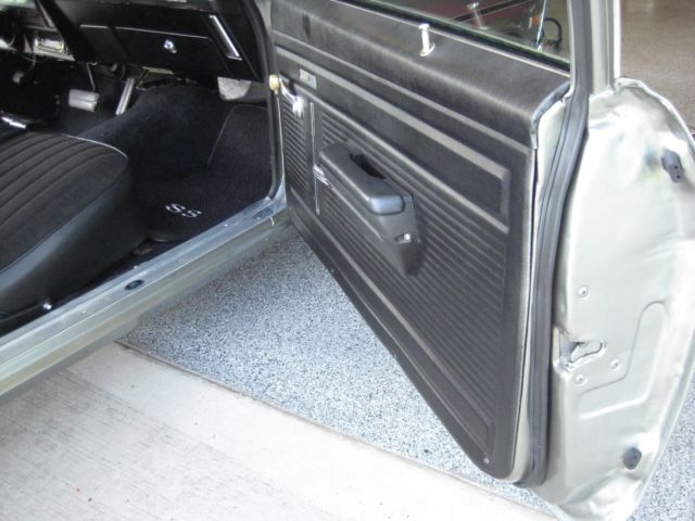 1972 Silver Chevrolet Nova