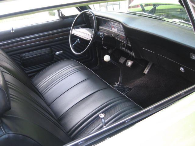 1972 Silver Chevrolet Nova