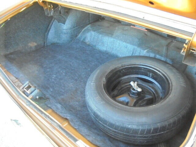 1972 Gold Oldsmobile Cutlass Coupe