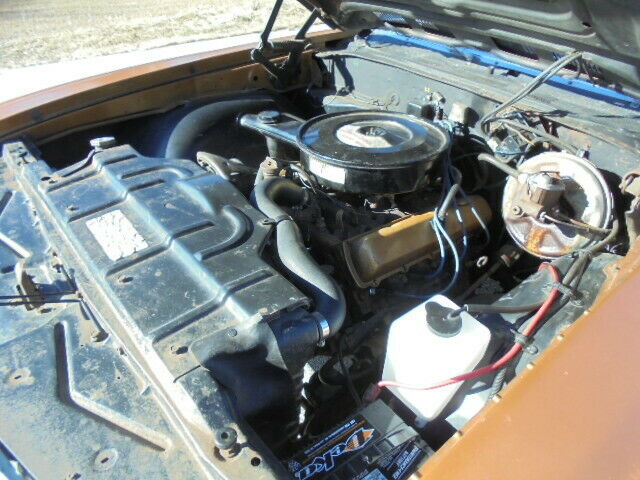 1972 Gold Oldsmobile Cutlass Coupe