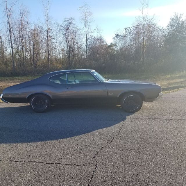 1972 Gray Oldsmobile Cutlass Coupe