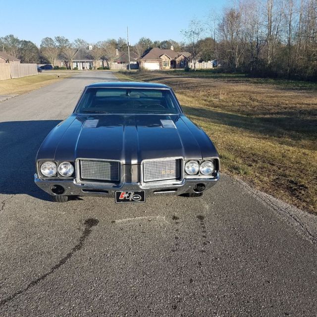 1972 Gray Oldsmobile Cutlass Coupe
