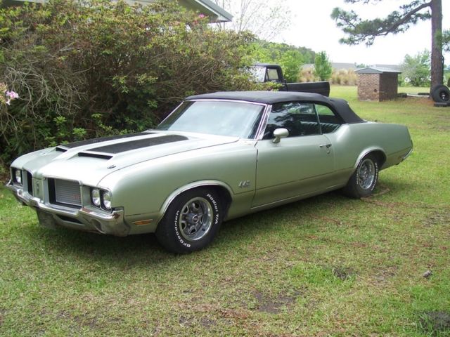 1972 Green Oldsmobile 442