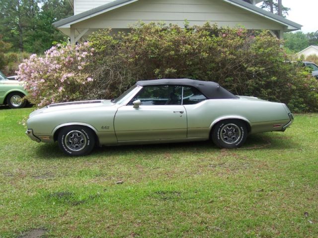 1972 Green Oldsmobile 442