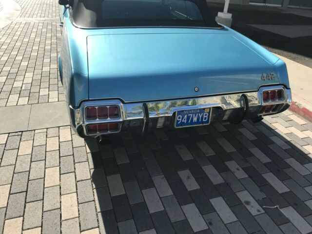 1972 Light Blue Metallic Oldsmobile 442 Convertible