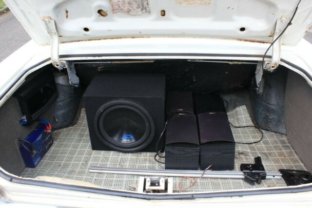 1972 White Oldsmobile 442