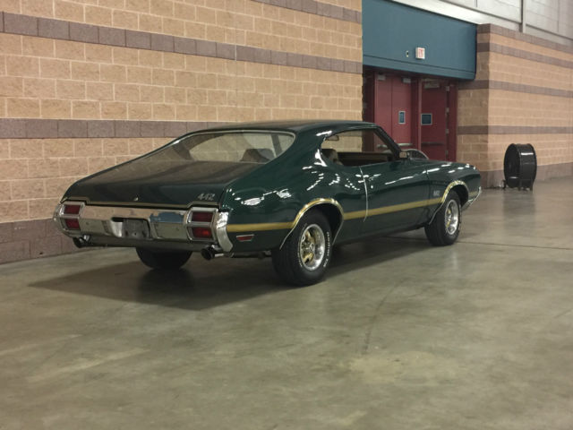 1972 Green Oldsmobile 442 2-door hard top