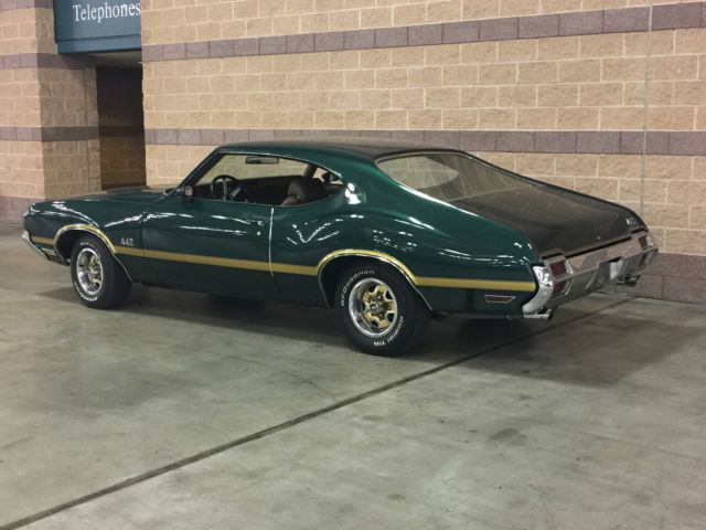 1972 Green Oldsmobile 442 2-door hard top