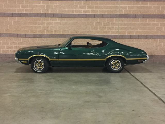 1972 Green Oldsmobile 442 2-door hard top
