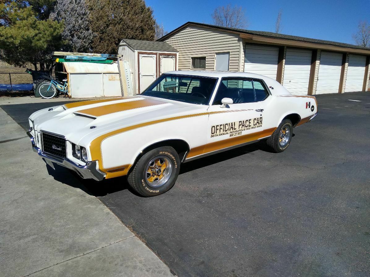 1972 White Oldsmobile 442 Coupe