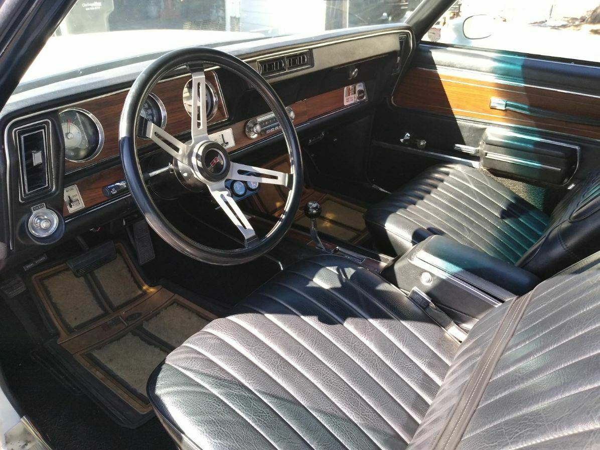 1972 White Oldsmobile 442 Coupe