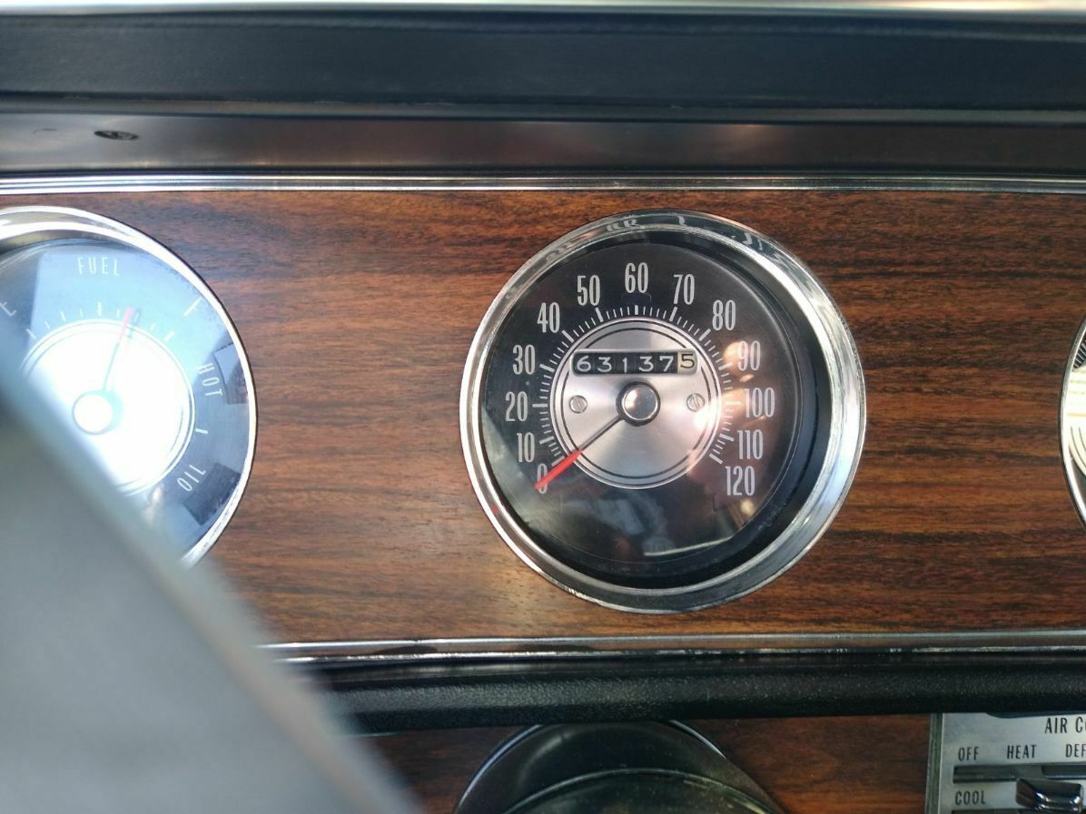 1972 White Oldsmobile 442 Coupe