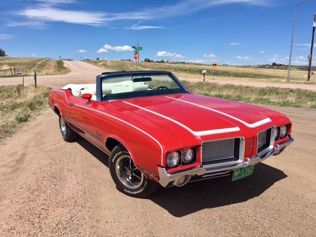 1972 Red Oldsmobile 442 Convertible