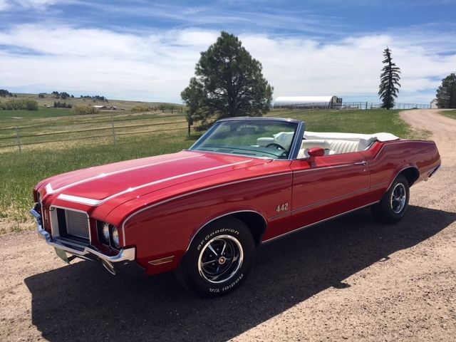 1972 Red Oldsmobile 442 Convertible