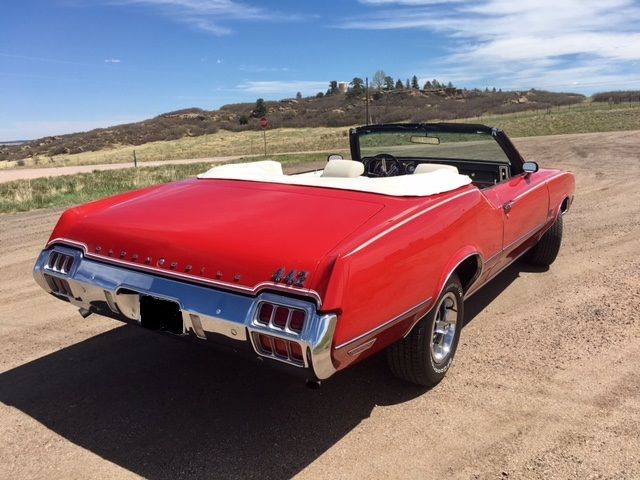 1972 Red Oldsmobile 442 Convertible