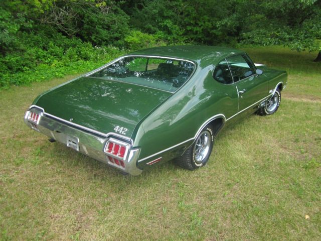 1972 Green Oldsmobile 442 Coupe