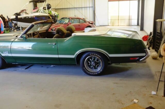 1972 Green Oldsmobile 442 Convertible