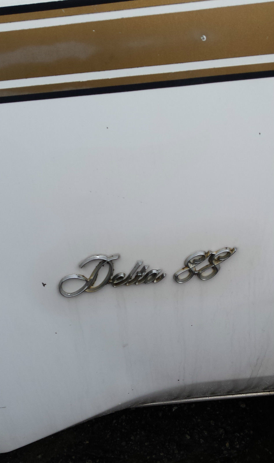 1972 White Oldsmobile Eighty-Eight Convertible