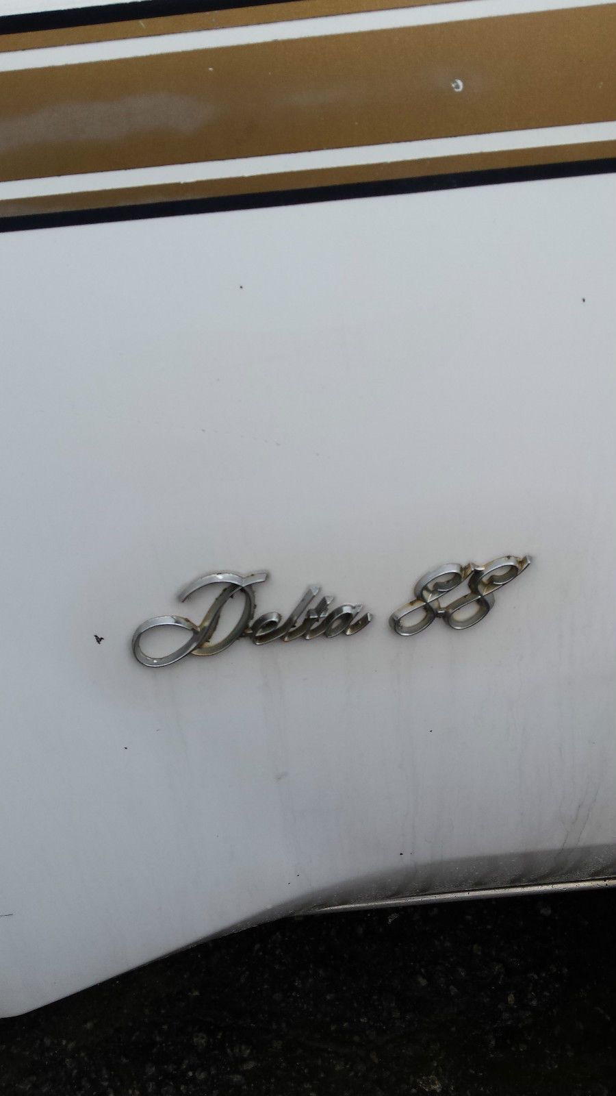 1972 White Oldsmobile Eighty-Eight Convertible