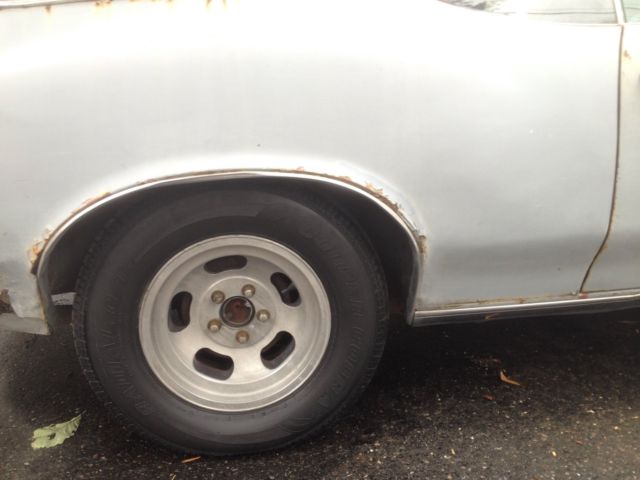 1972 Primer Gray Oldsmobile Cutlass Coupe