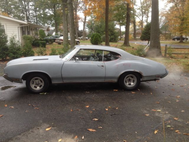 1972 Primer Gray Oldsmobile Cutlass Coupe