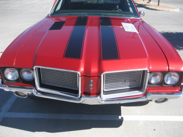 1972 Burgundy Oldsmobile Cutlass Coupe
