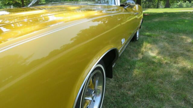 1972 Gold Oldsmobile Cutlass Convertible