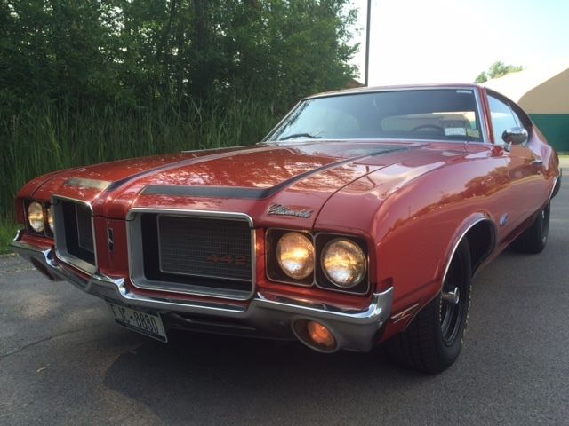 1972 Matador Red Oldsmobile 442 Coupe