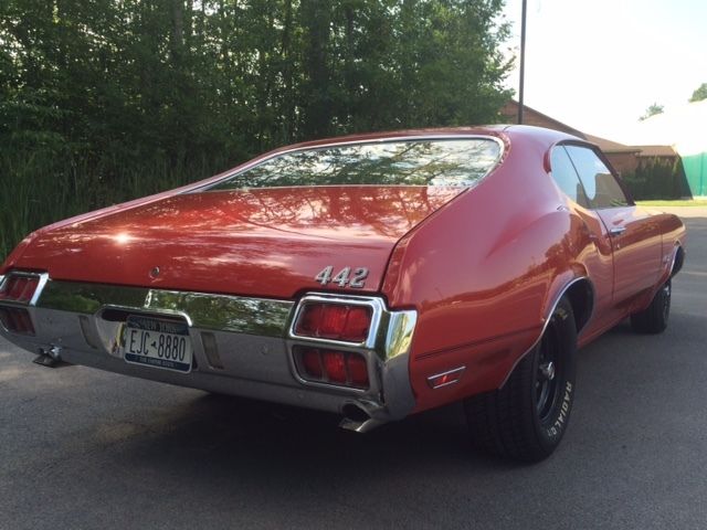 1972 Matador Red Oldsmobile 442 Coupe