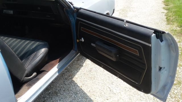 1972 primer Oldsmobile Cutlass Coupe