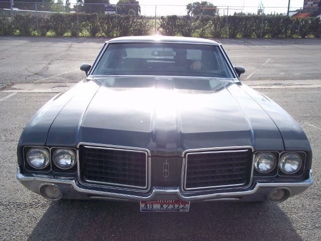 1972 Gray Oldsmobile Cutlass --
