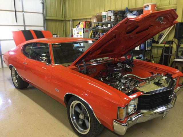 1972 Orange Chevrolet Chevelle Coupe