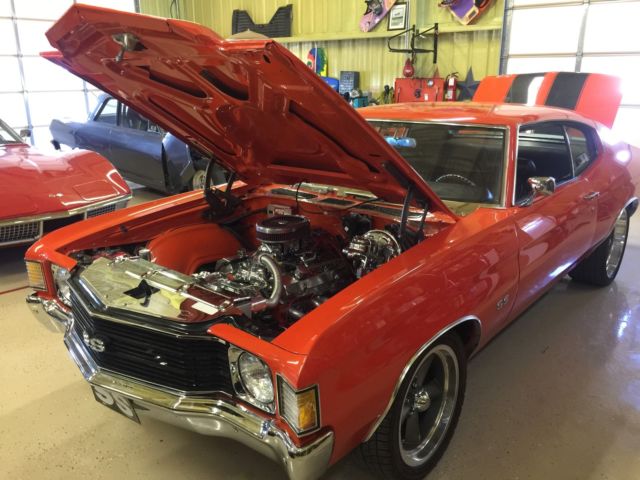 1972 Orange Chevrolet Chevelle Coupe