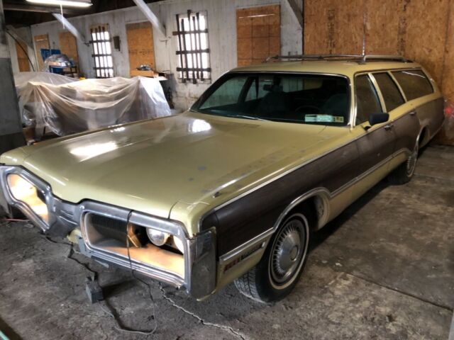 1972 Yellow Plymouth Plymouth Sport Fury Wagon Wagon