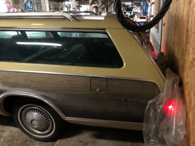 1972 Yellow Plymouth Plymouth Sport Fury Wagon Wagon